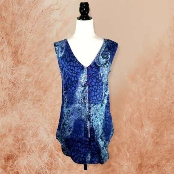 Papa Vancouver Sleeveless Button Up Graphic Print Blouse - Picture 1 of 8